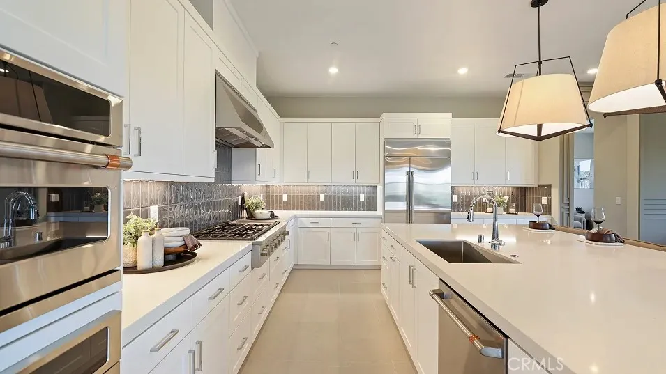 29786 Camino La Cumbre Valencia, CA 91354