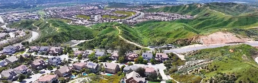 29786 Camino La Cumbre Valencia, CA 91354