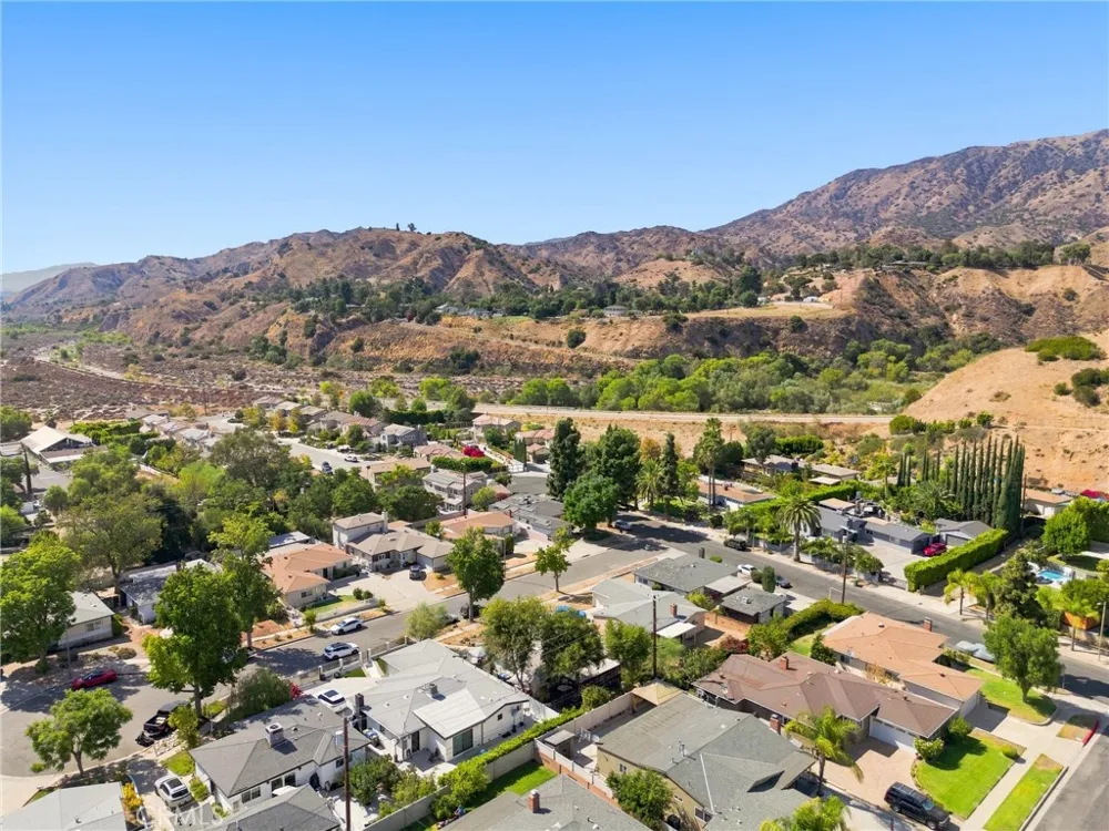 11137 Parr Avenue Sunland, CA 91040