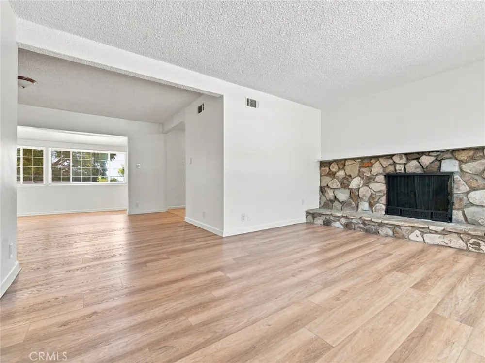 11137 Parr Avenue Sunland, CA 91040