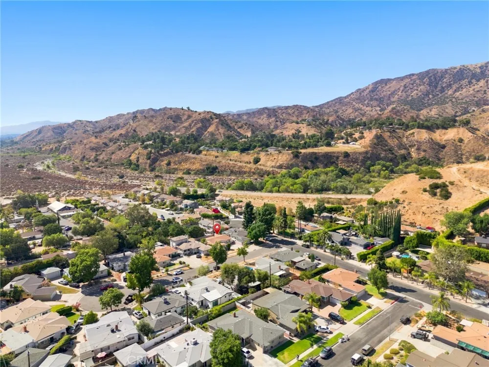 11137 Parr Avenue Sunland, CA 91040