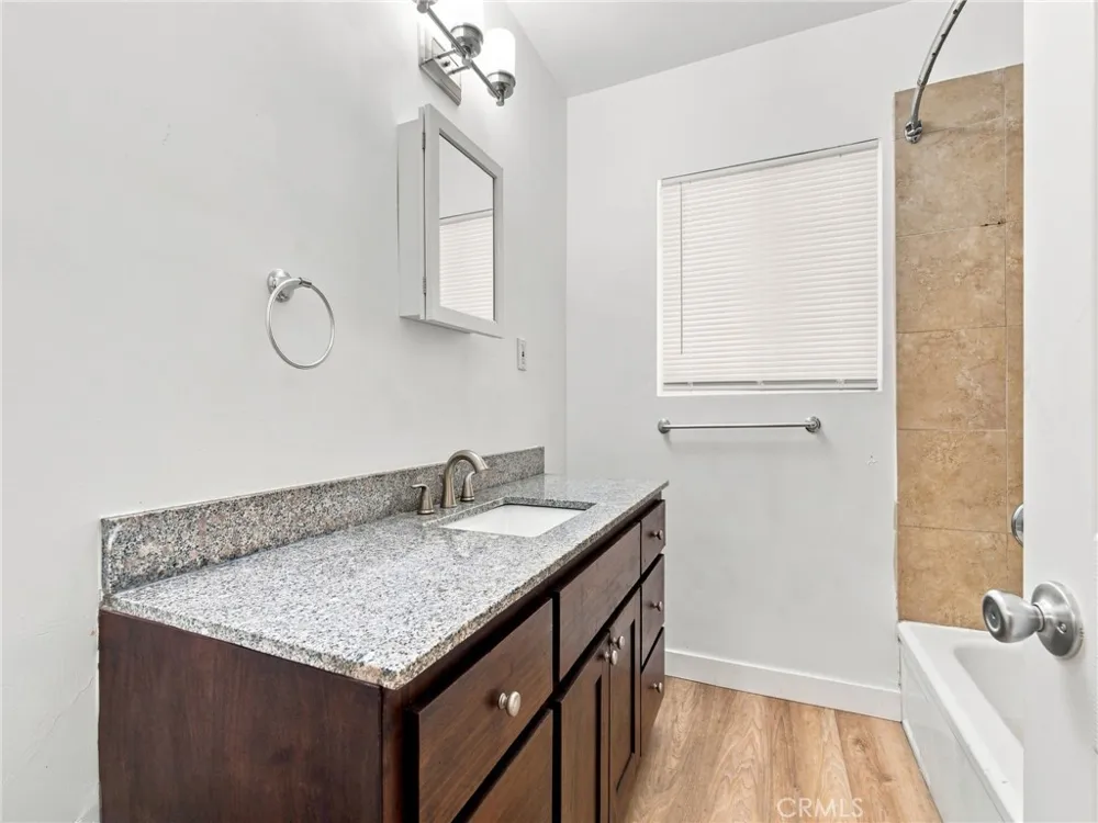 11137 Parr Avenue Sunland, CA 91040