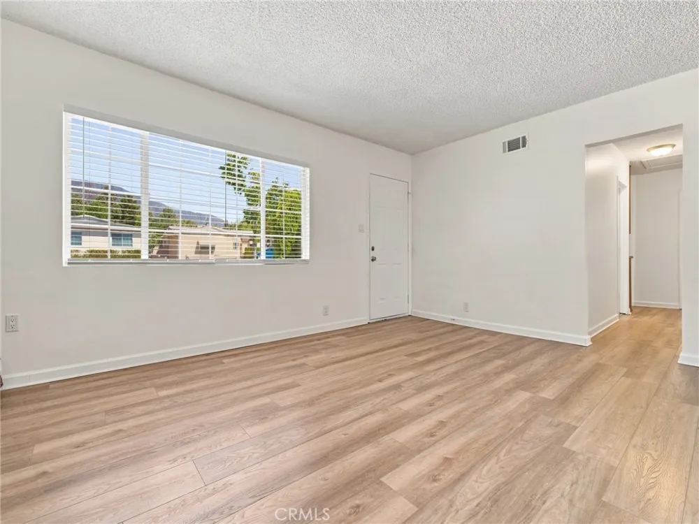 11137 Parr Avenue Sunland, CA 91040