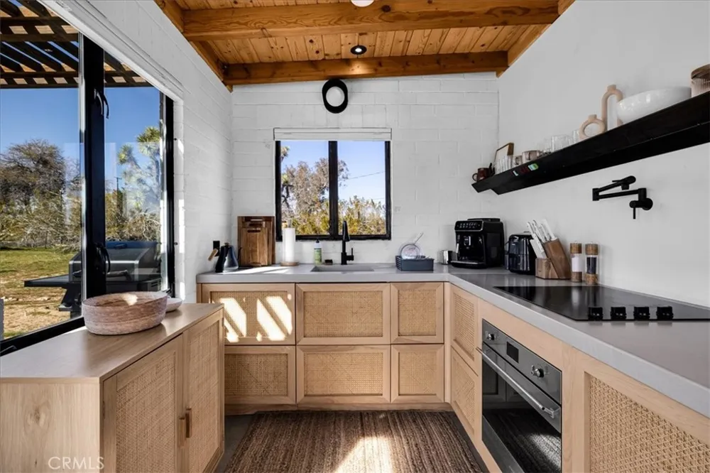 5437 Paradise View Road Yucca Valley, CA 92284