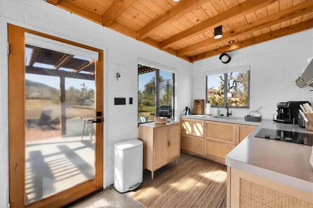 5437 Paradise View Road Yucca Valley, CA 92284