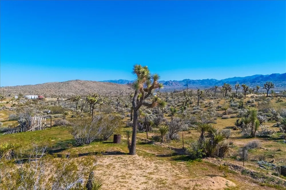 5437 Paradise View Road Yucca Valley, CA 92284