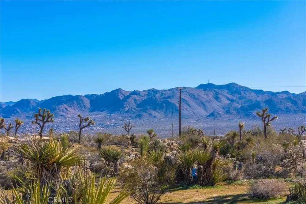 5437 Paradise View Road Yucca Valley, CA 92284