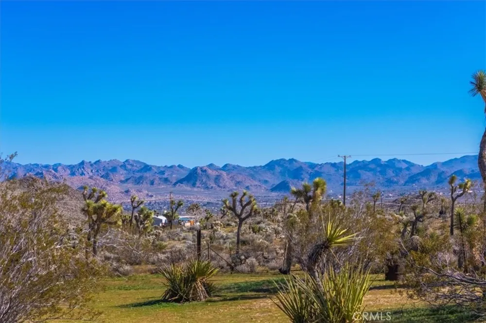 5437 Paradise View Road Yucca Valley, CA 92284
