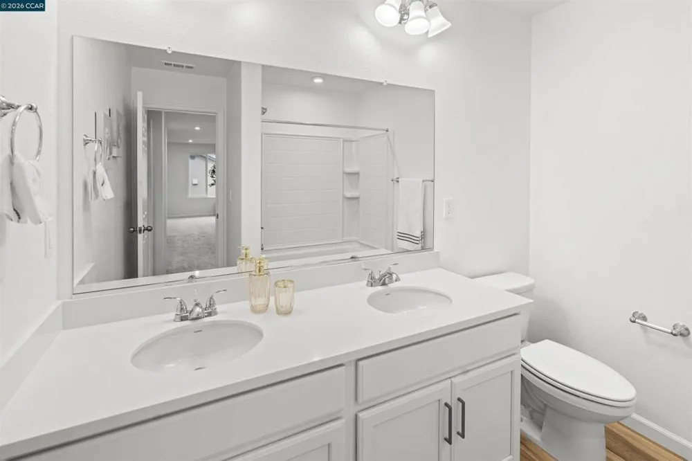 953 Arneis Ave Manteca, CA 95337