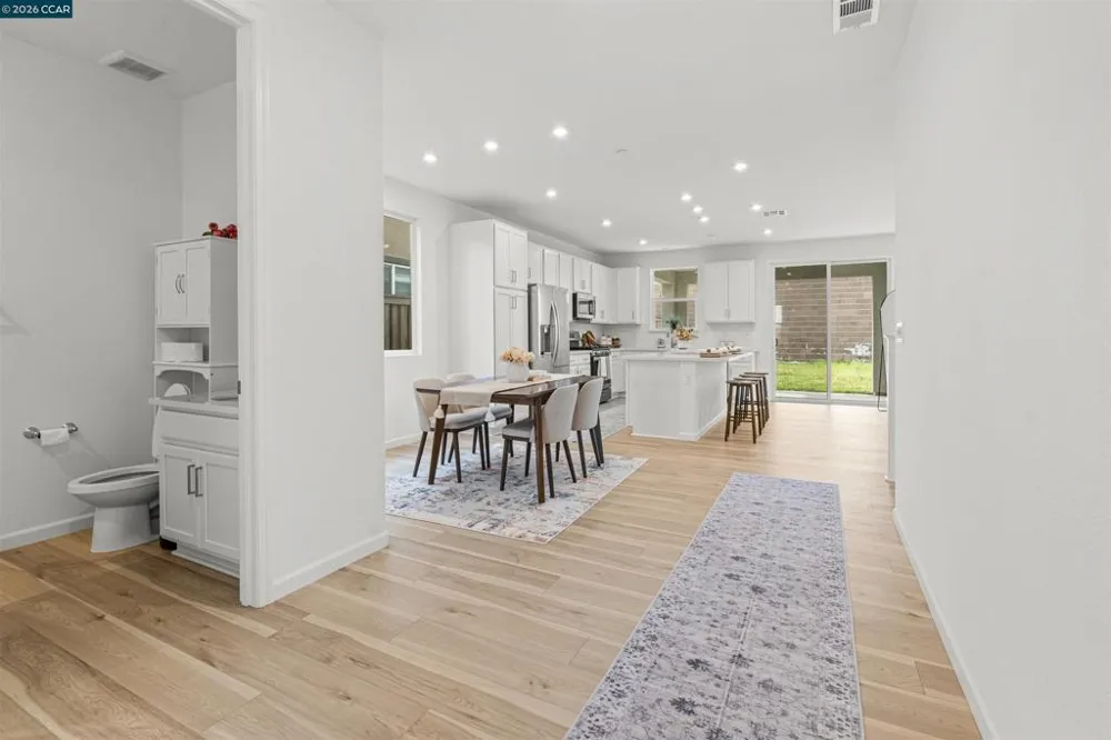 953 Arneis Ave Manteca, CA 95337