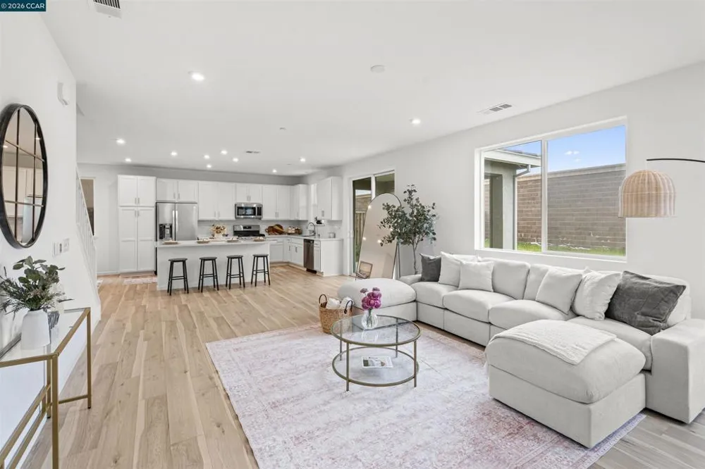 953 Arneis Ave Manteca, CA 95337