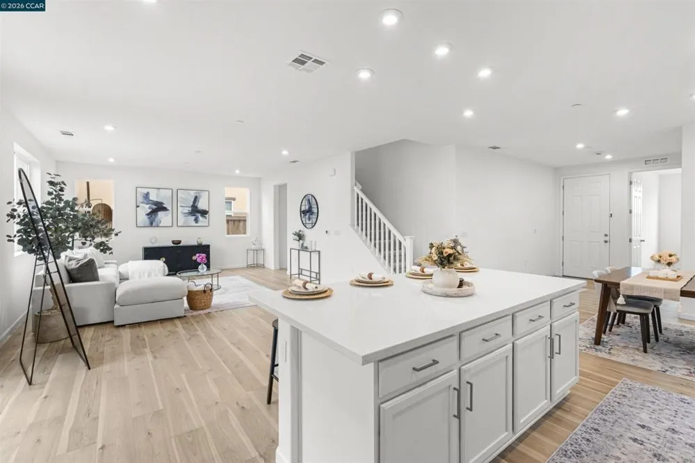 953 Arneis Ave Manteca, CA 95337