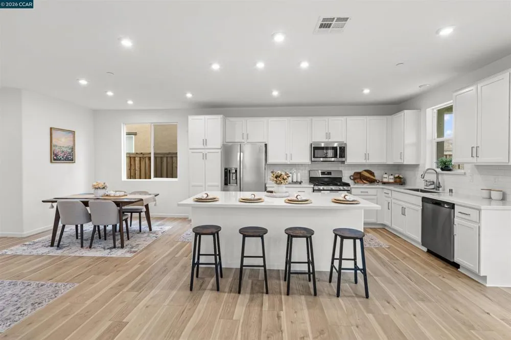 953 Arneis Ave Manteca, CA 95337