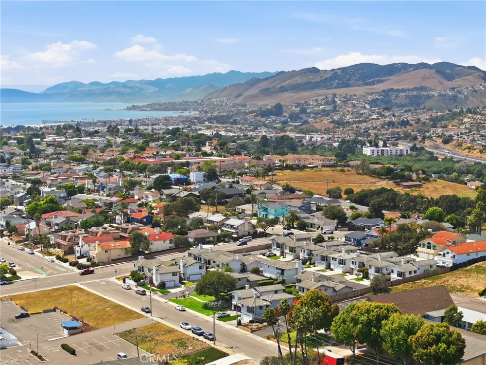 1899 Newport Avenue Grover Beach, CA 93433