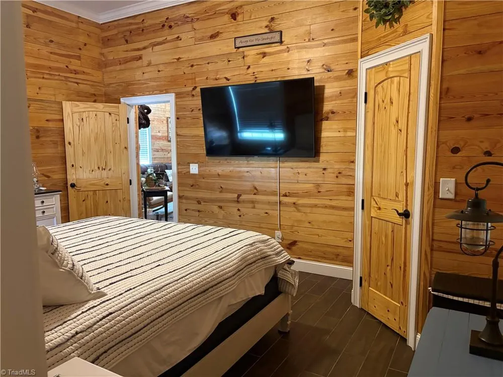 910 Hanks Street Traphill, NC 28685