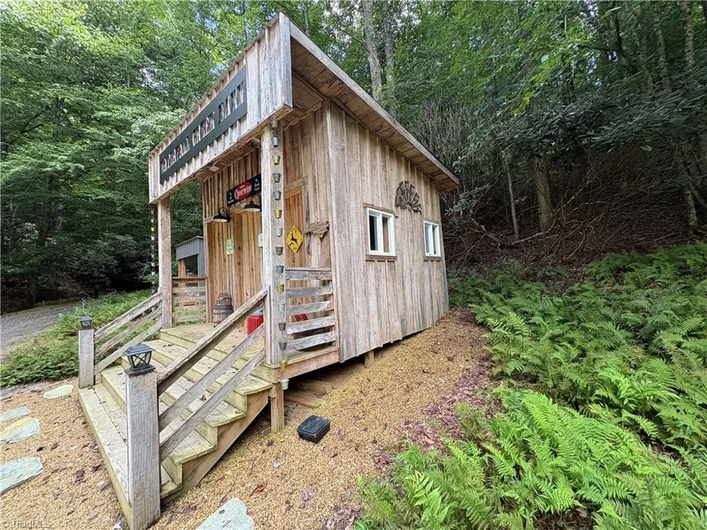 910 Hanks Street Traphill, NC 28685