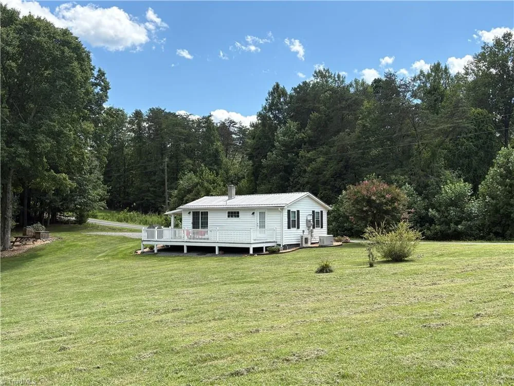 910 Hanks Street Traphill, NC 28685