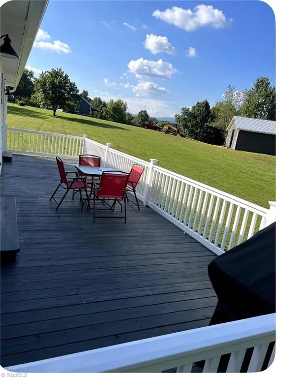 910 Hanks Street Traphill, NC 28685