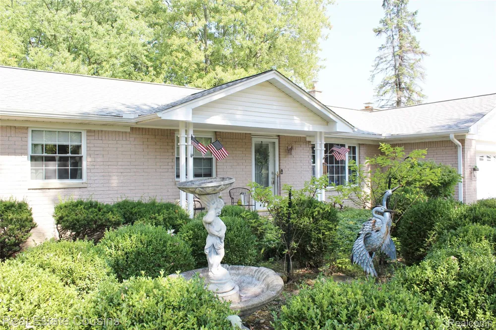 6258 Meadowwood Lane Grand Blanc Charter Township, MI 48439