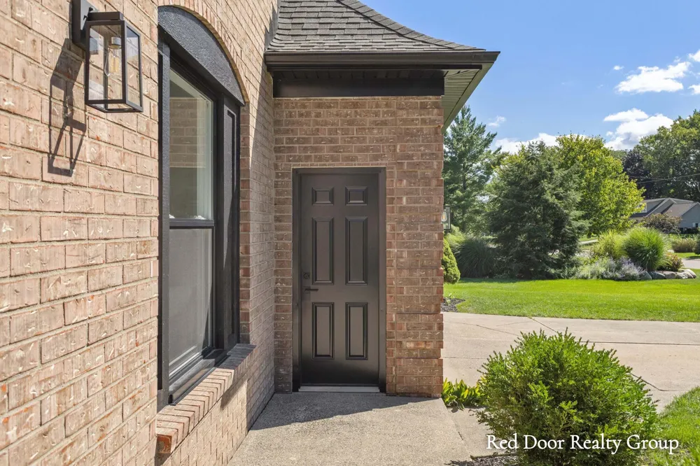 578 Arrowhead Avenue SE Grand Rapids Charter Township, MI 49546
