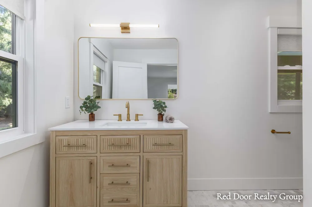 578 Arrowhead Avenue SE Grand Rapids Charter Township, MI 49546
