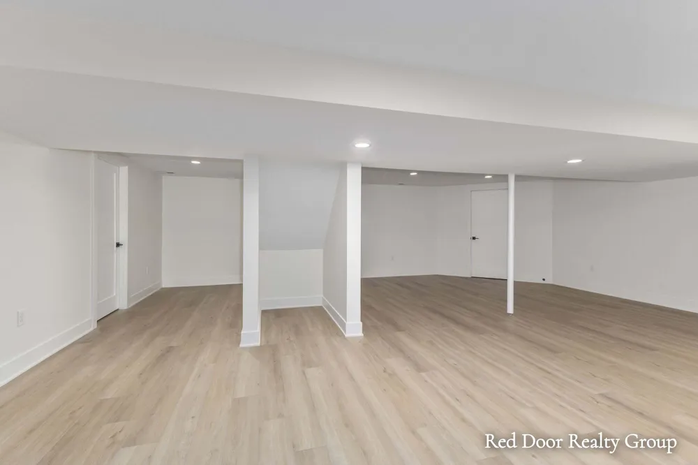 578 Arrowhead Avenue SE Grand Rapids Charter Township, MI 49546