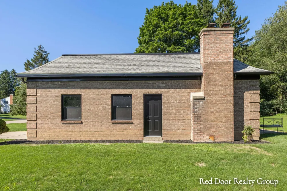 578 Arrowhead Avenue SE Grand Rapids Charter Township, MI 49546