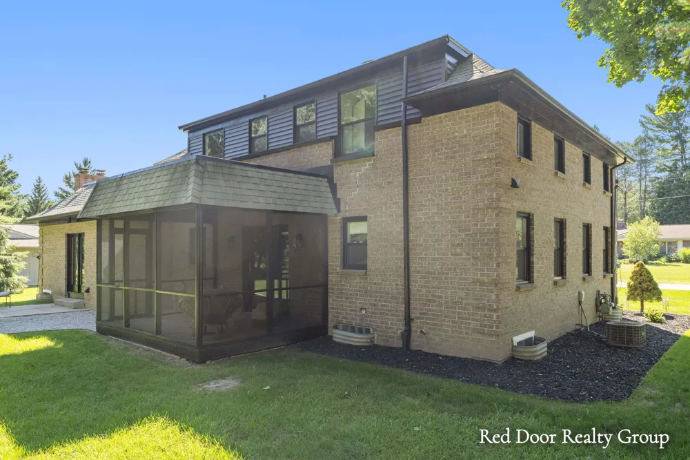578 Arrowhead Avenue SE Grand Rapids Charter Township, MI 49546