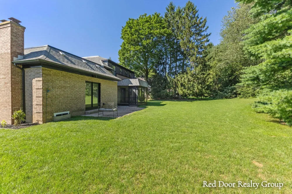 578 Arrowhead Avenue SE Grand Rapids Charter Township, MI 49546