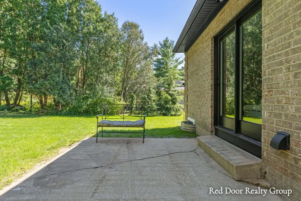 578 Arrowhead Avenue SE Grand Rapids Charter Township, MI 49546