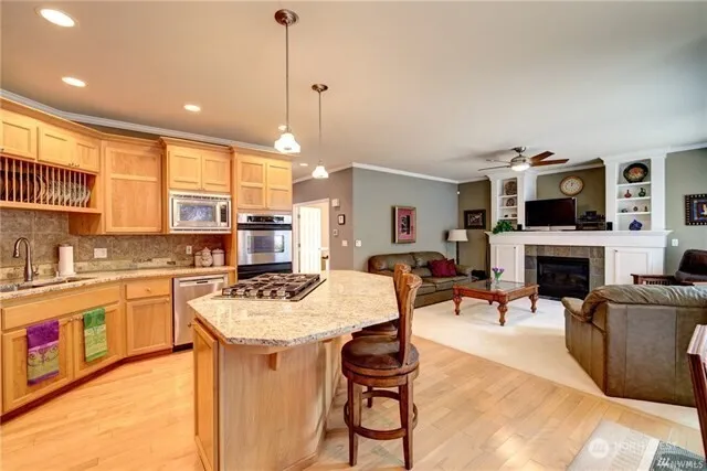 921 274th Way SE Sammamish, WA 98075