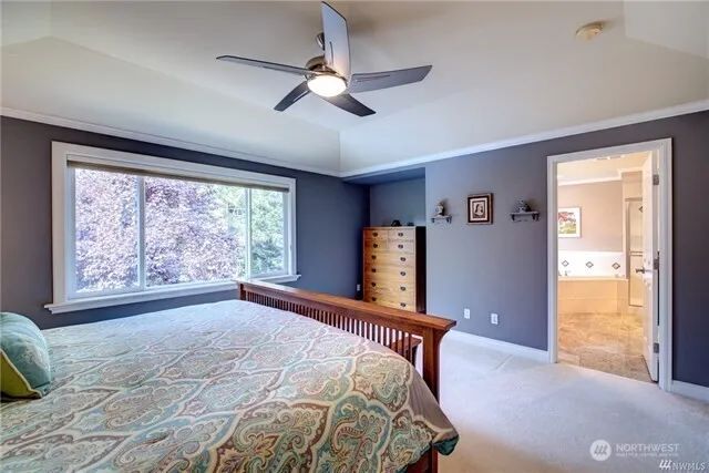 921 274th Way SE Sammamish, WA 98075