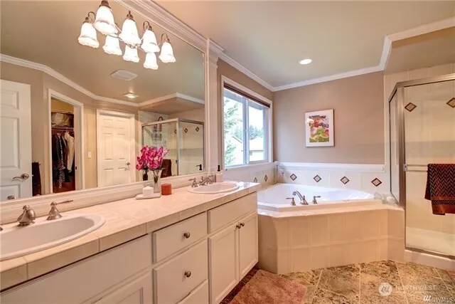 921 274th Way SE Sammamish, WA 98075