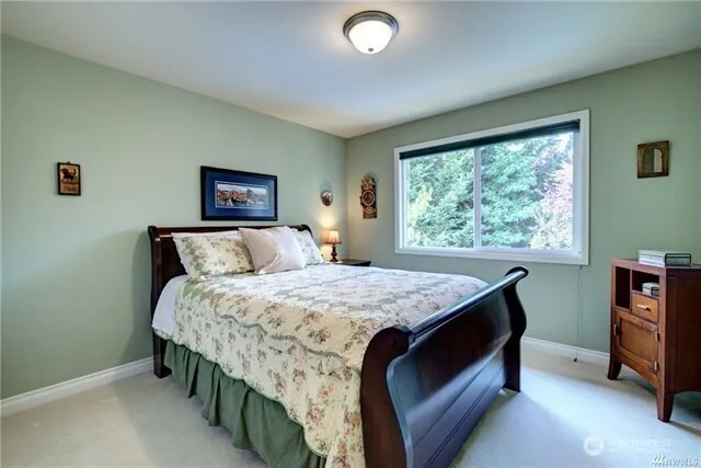 921 274th Way SE Sammamish, WA 98075