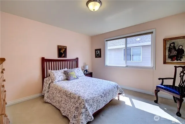 921 274th Way SE Sammamish, WA 98075