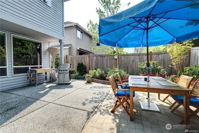 921 274th Way SE Sammamish, WA 98075
