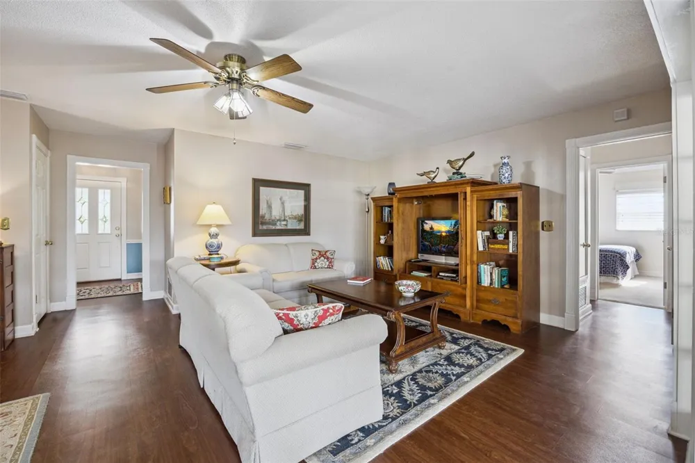 312 OAK HILL DRIVE Altamonte Springs, FL 32701