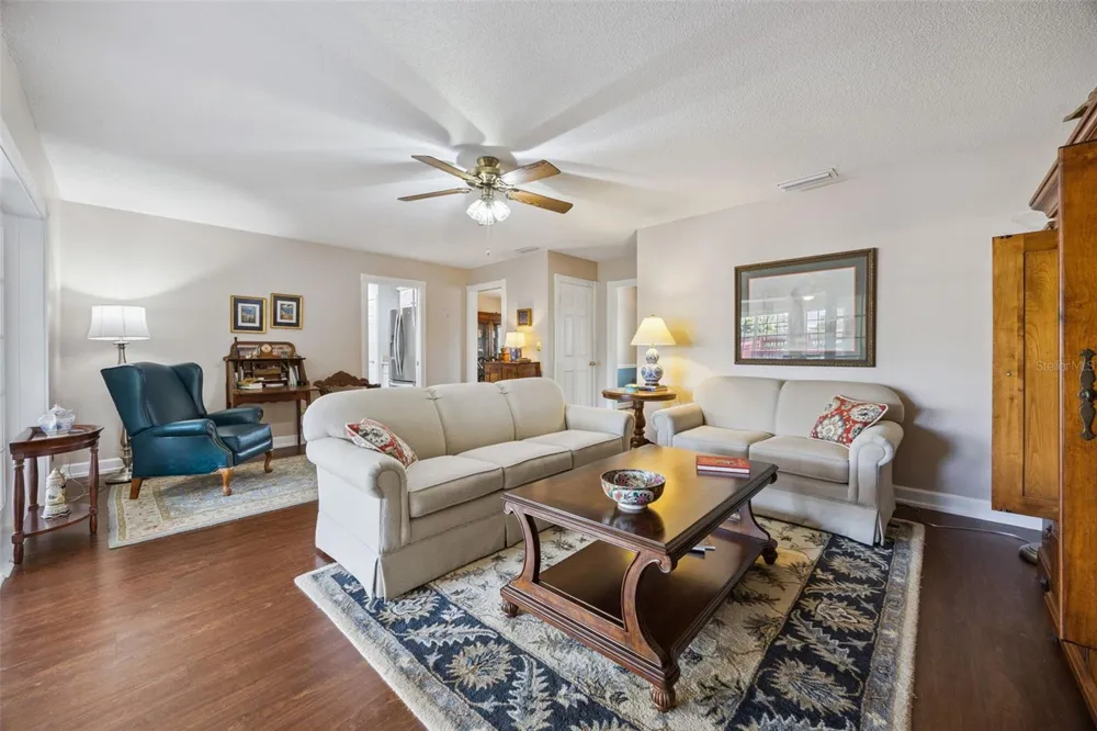 312 OAK HILL DRIVE Altamonte Springs, FL 32701