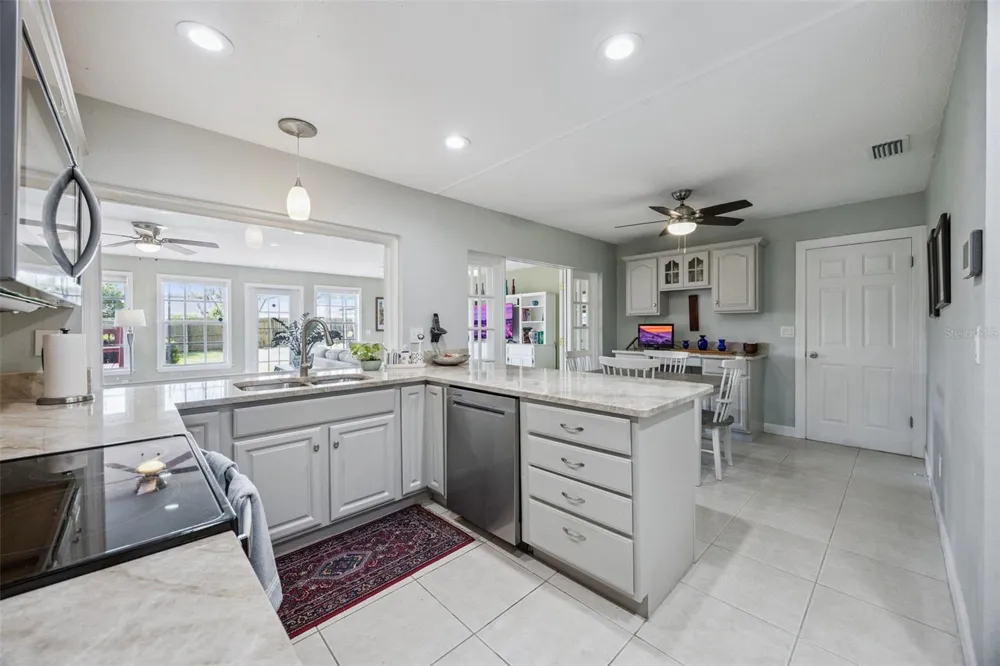 312 OAK HILL DRIVE Altamonte Springs, FL 32701