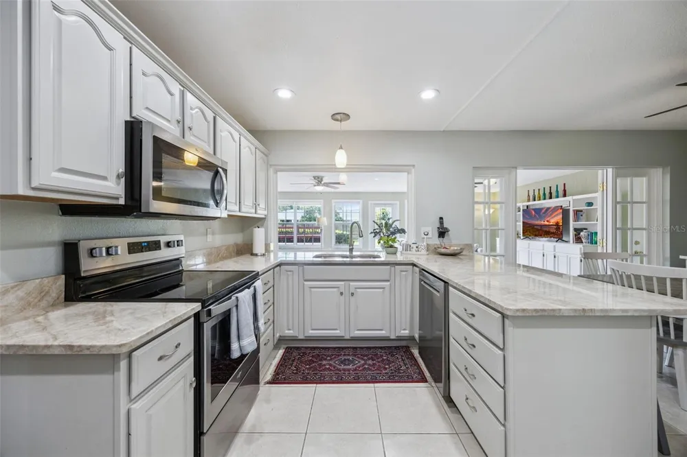 312 OAK HILL DRIVE Altamonte Springs, FL 32701