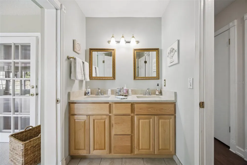 312 OAK HILL DRIVE Altamonte Springs, FL 32701
