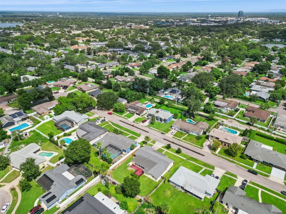 312 OAK HILL DRIVE Altamonte Springs, FL 32701