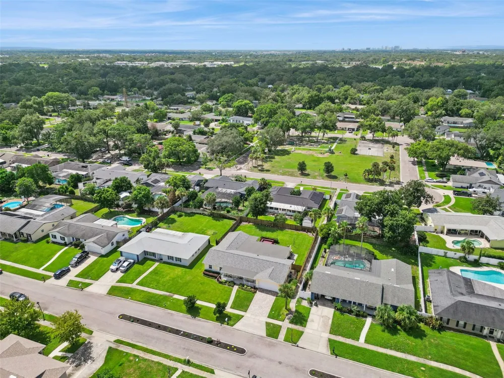 312 OAK HILL DRIVE Altamonte Springs, FL 32701