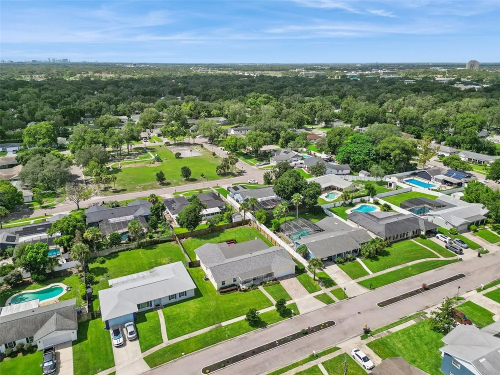 312 OAK HILL DRIVE Altamonte Springs, FL 32701
