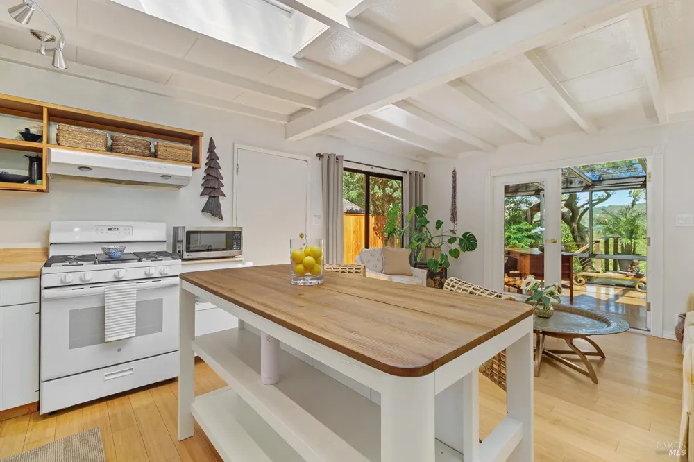 140 Francis Avenue Fairfax, CA 94930