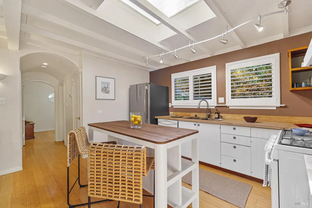 140 Francis Avenue Fairfax, CA 94930