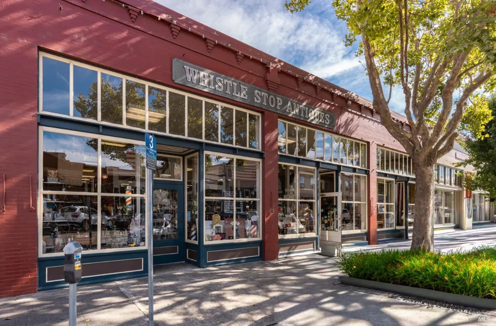 130 4th Street Santa Rosa, CA 95401