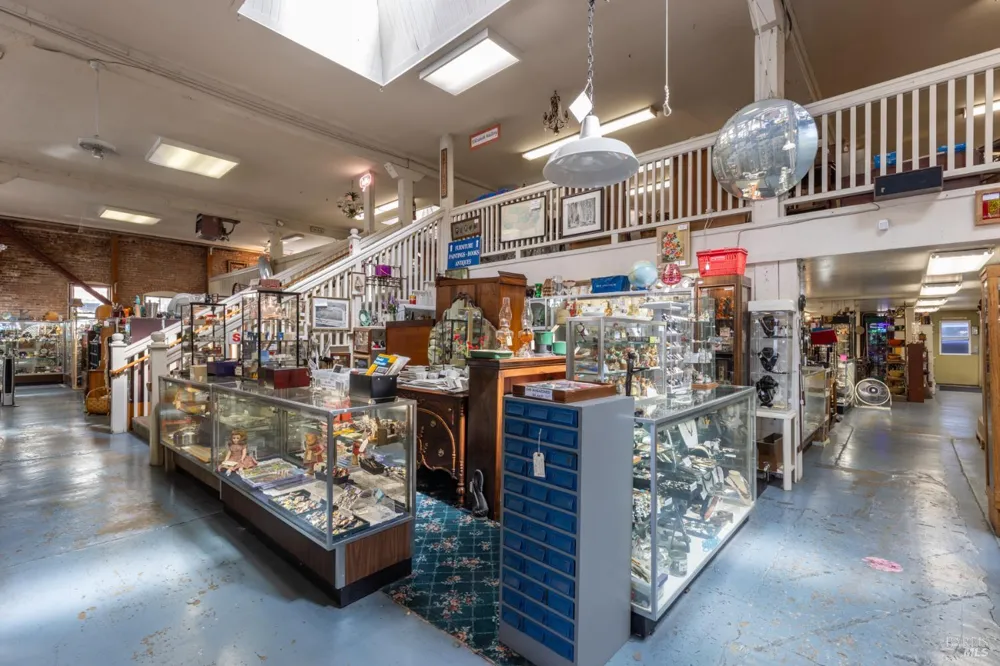 130 4th Street Santa Rosa, CA 95401