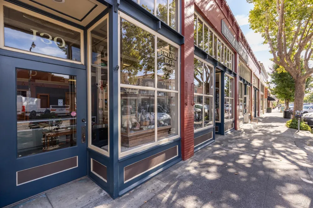 130 4th Street Santa Rosa, CA 95401
