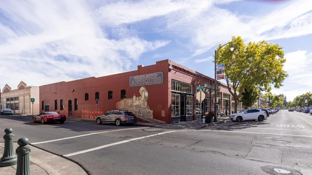 130 4th Street Santa Rosa, CA 95401